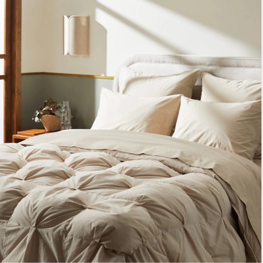 PARACHUTE Organic Cotton Puff Comforter
$339 LIKE NEW
BONE
KING/CAL KING